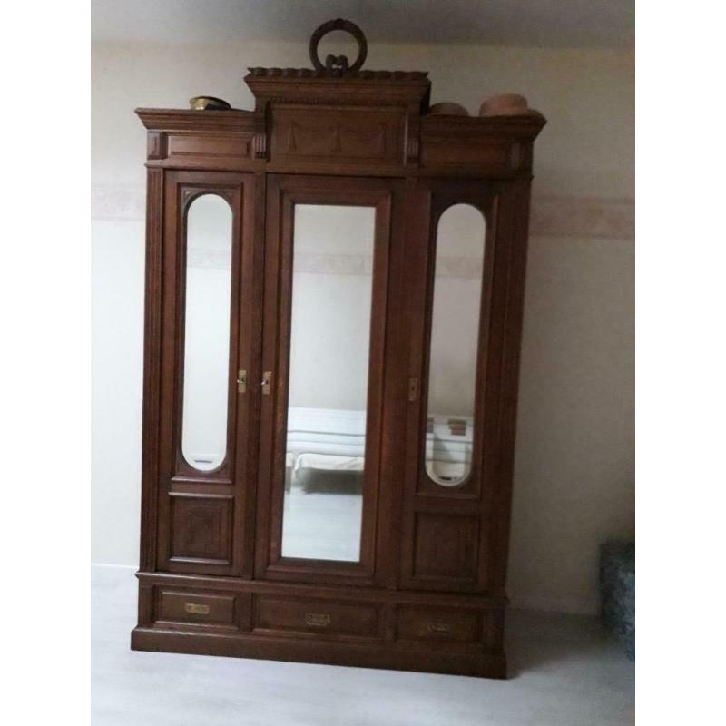 Antieke kast