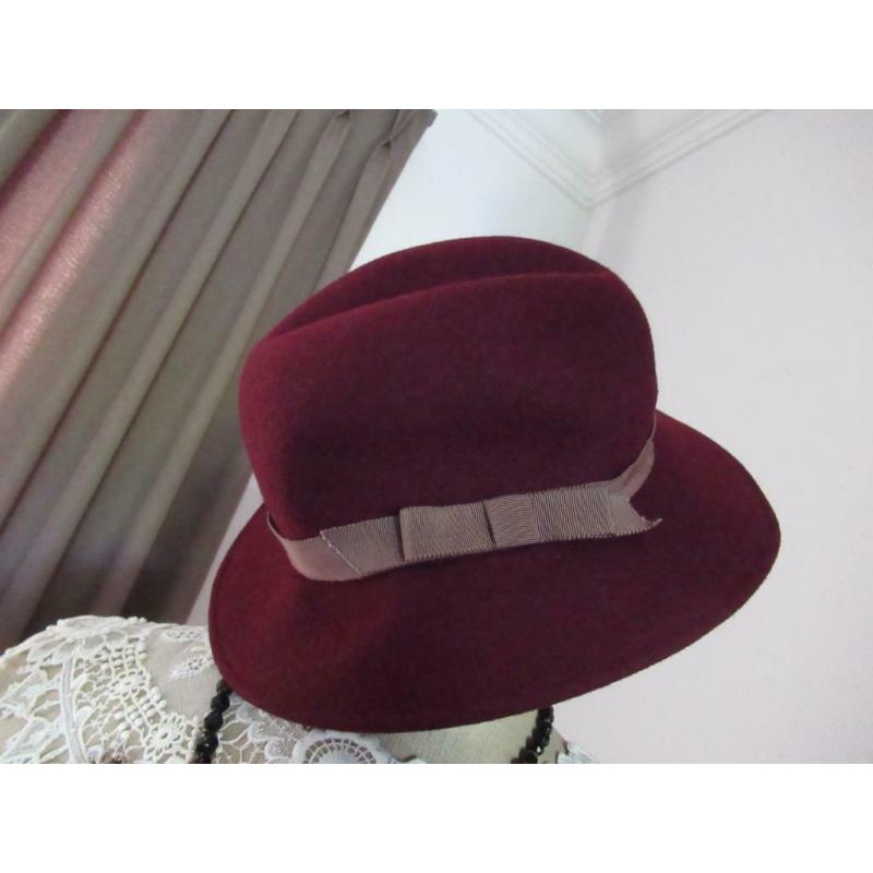 hoed-dameshoed-Borsalinostijl- vilten hoed-vilt-Vintage