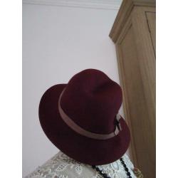 hoed-dameshoed-Borsalinostijl- vilten hoed-vilt-Vintage
