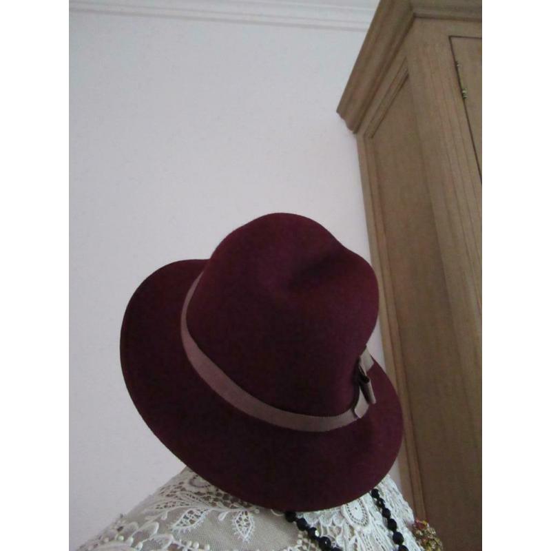 hoed-dameshoed-Borsalinostijl- vilten hoed-vilt-Vintage