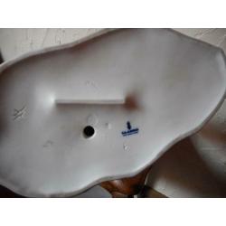 beeld in porselein bisque van LLadro H 23 cm B 20 cm