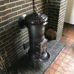 Hout-en kolenkachel