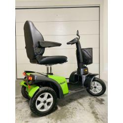 Seulement 2 ans et 380 km de scooter de mobilité mezzo
