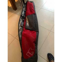 snowboard avec sac et bottes de neige