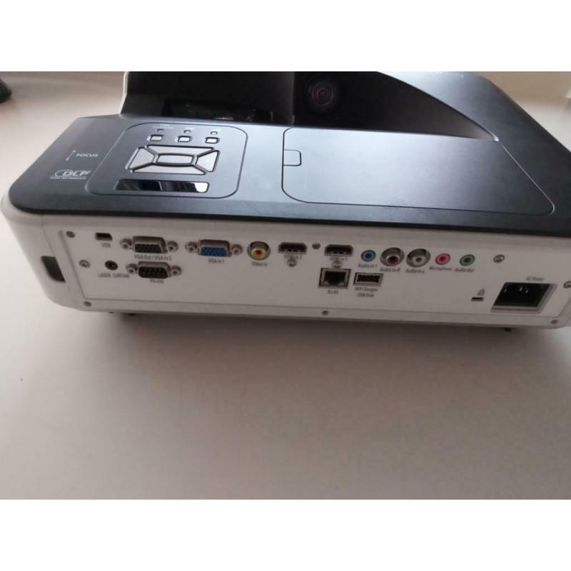 PROJECTEUR I3 3303 WI (interactif) 3500 ANSILUMEN / HD
