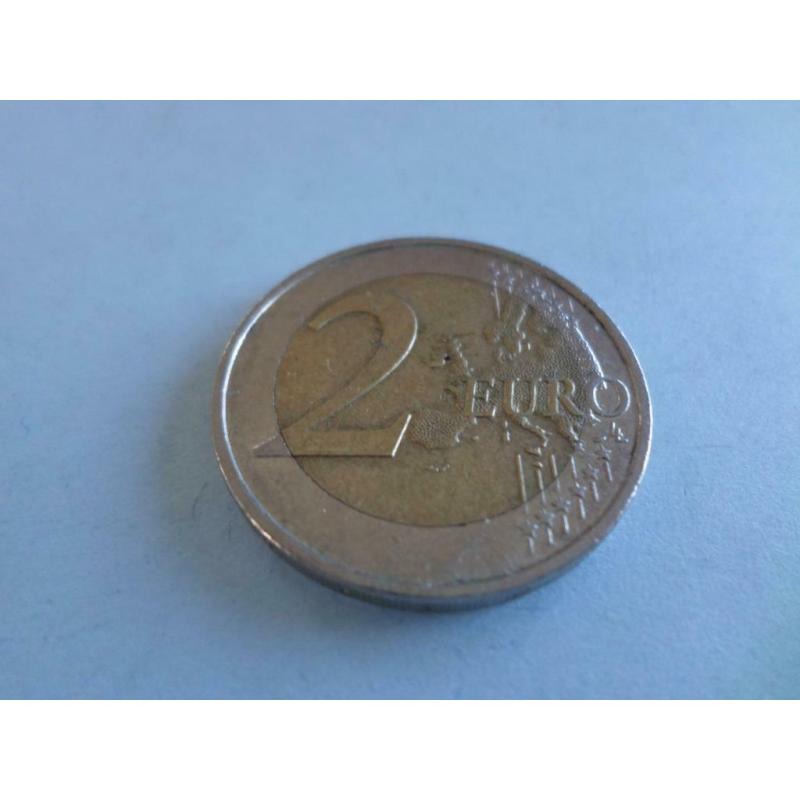 Pièce 2 euro commémorative 2008 France usagée en bonne état.