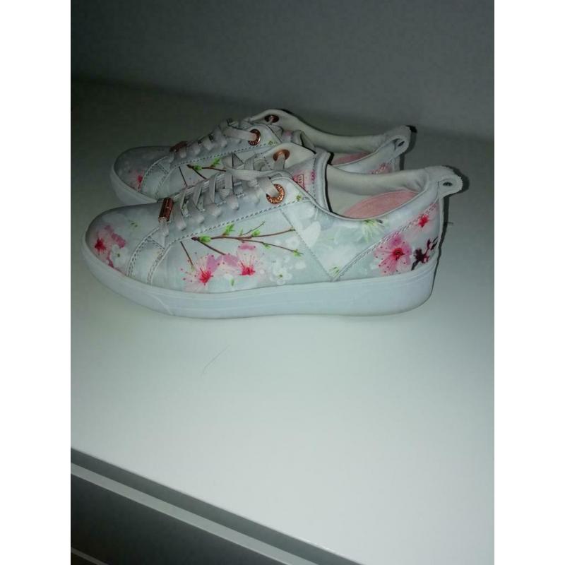 Sneakers TB
