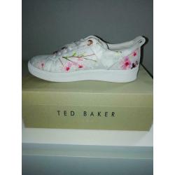 Sneakers TB