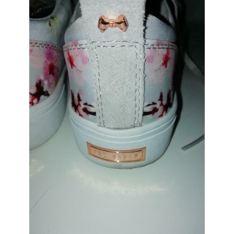 Sneakers TB