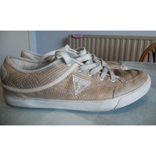 schoenen Guess maat 44