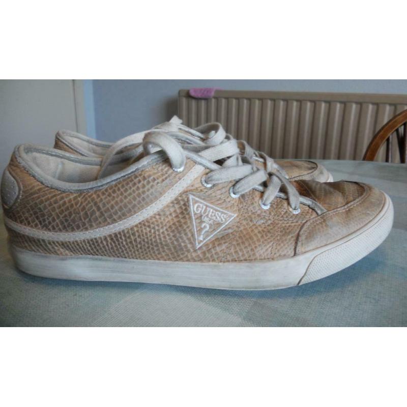 schoenen Guess maat 44