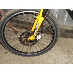 VTT 26" Rockrider 24 vit,full alu,full susp,full frein hydr,