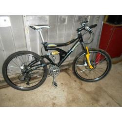 VTT 26" Rockrider 24 vit,full alu,full susp,full frein hydr,