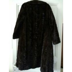 Manteau de fourrure en vison avec chapeau