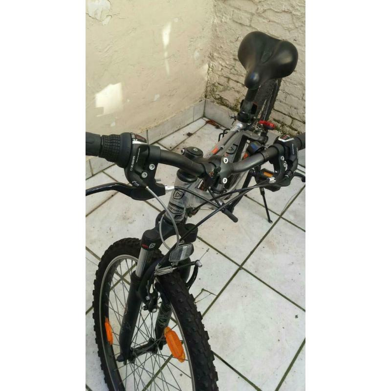 Fiets van het merk rockrider alles in orde leeftijd tot 12ja