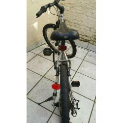 Fiets van het merk rockrider alles in orde leeftijd tot 12ja