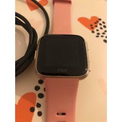 Fitbit versa (doe een goed bod!)