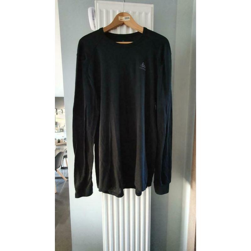 Sweat thermique neuf 20 euros