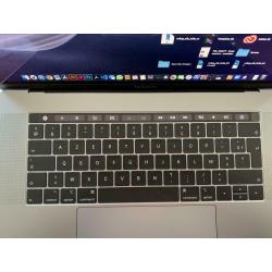 MacBook Pro 15, i9/8cores, 32gb ram, comme neuf!