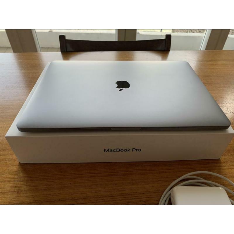 MacBook Pro 15, i9/8cores, 32gb ram, comme neuf!