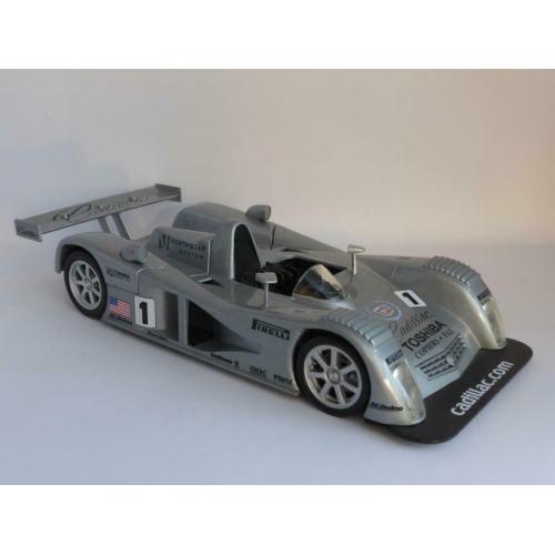 Cadillac Northstar LMP van Hot Wheels op schaal 1/18