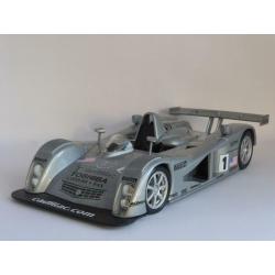 Cadillac Northstar LMP van Hot Wheels op schaal 1/18